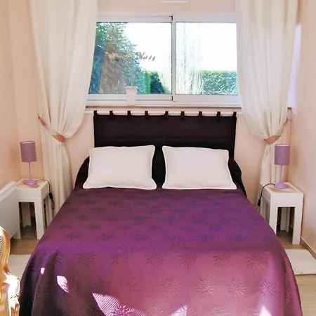 Semesterbostad 1 Bedroom Awesome In Carolles