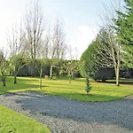 Holiday home 1 Bedroom Awesome In Carolles