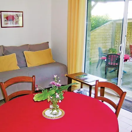 Holiday home 1 Bedroom Awesome In Carolles